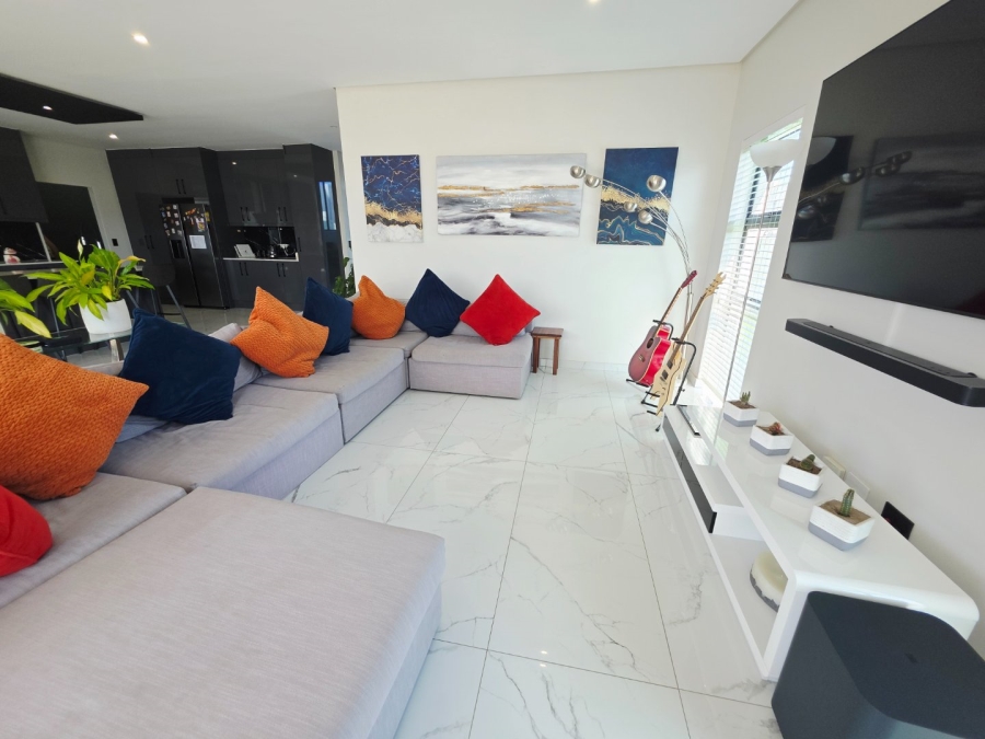 5 Bedroom Property for Sale in Sandown Western Cape
